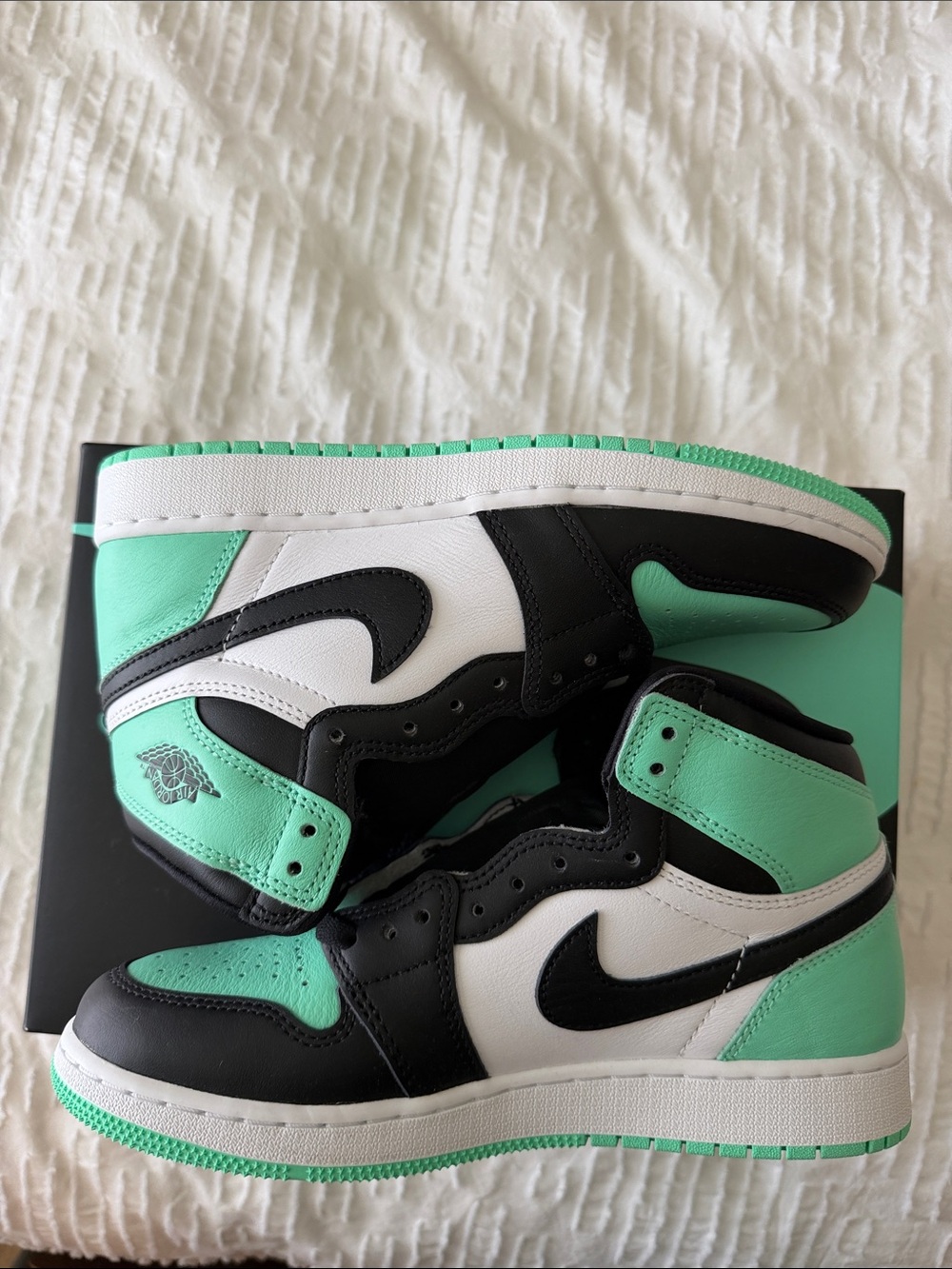 Grade School Green Glow, Black & White Jordan 1 High-Too Sneakers